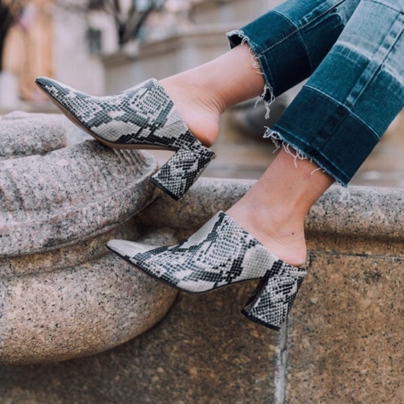 Marc Fisher Ragni Snakeskin Leather Pointed Toe Heeled Mules Women’s Size 11 - Picture 1 of 12